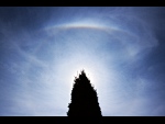 Obr. 4; 09:40 SEČ; 22° halo, horní dotykový oblouk