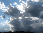 Cumulus s krepuskulárními paprsky (09-08-2011)