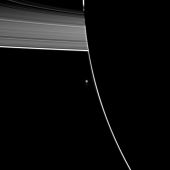 Saturn, prstence a Enceladus