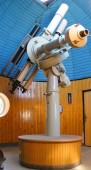 Sestava dalekohledů na montáži